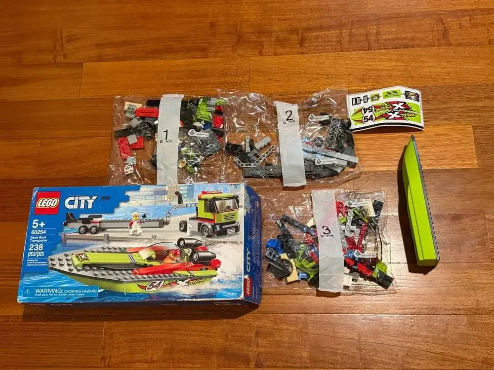 Lego City Race Boat Transporter 60254 Building Set Brand New No instructions